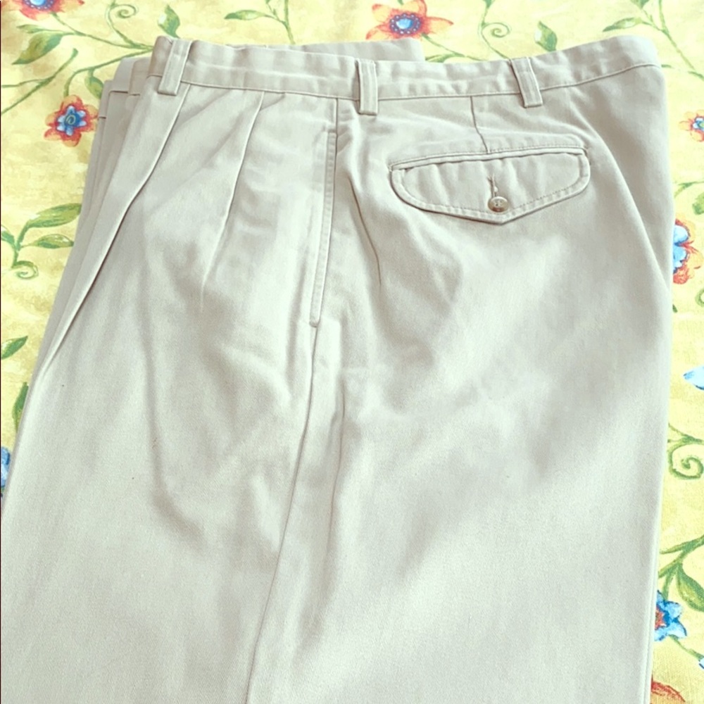 Men’s Polo khakis — like new!